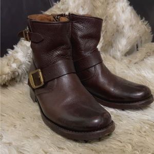 Frye leather brown boots used